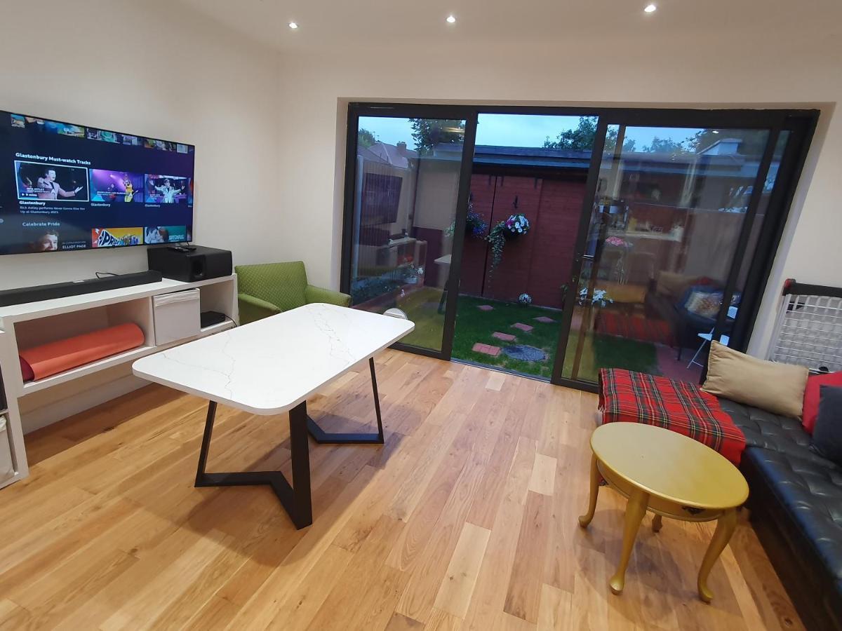 Beautiful Guest Rooms, Free Parking, 30Min Heathrow, 40Min Wembley, 60Min Central London Greenford  Exterior foto